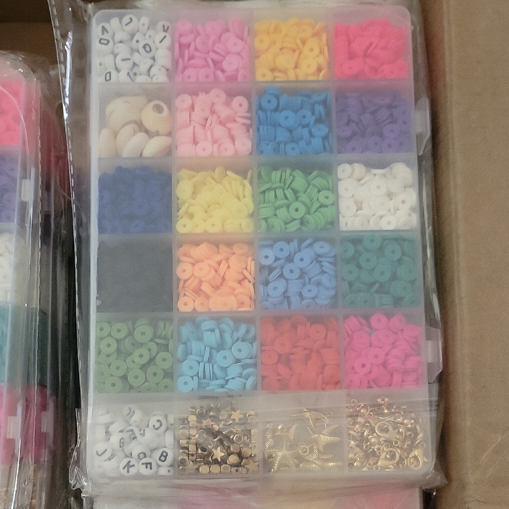 4800 Colorful Beads Alphabet  Findings New Sealed In Organizer